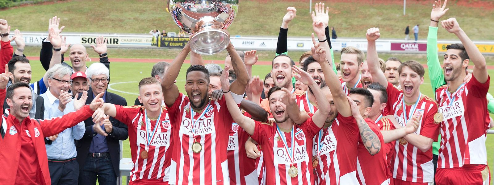 Apesar da derrota com o Niederkorn, o Fola fez a festa vde campeão