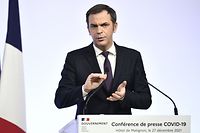 O ministro da Saúde, Olivier Veran, alerta para uma "onda gigantesca" de casos em França.