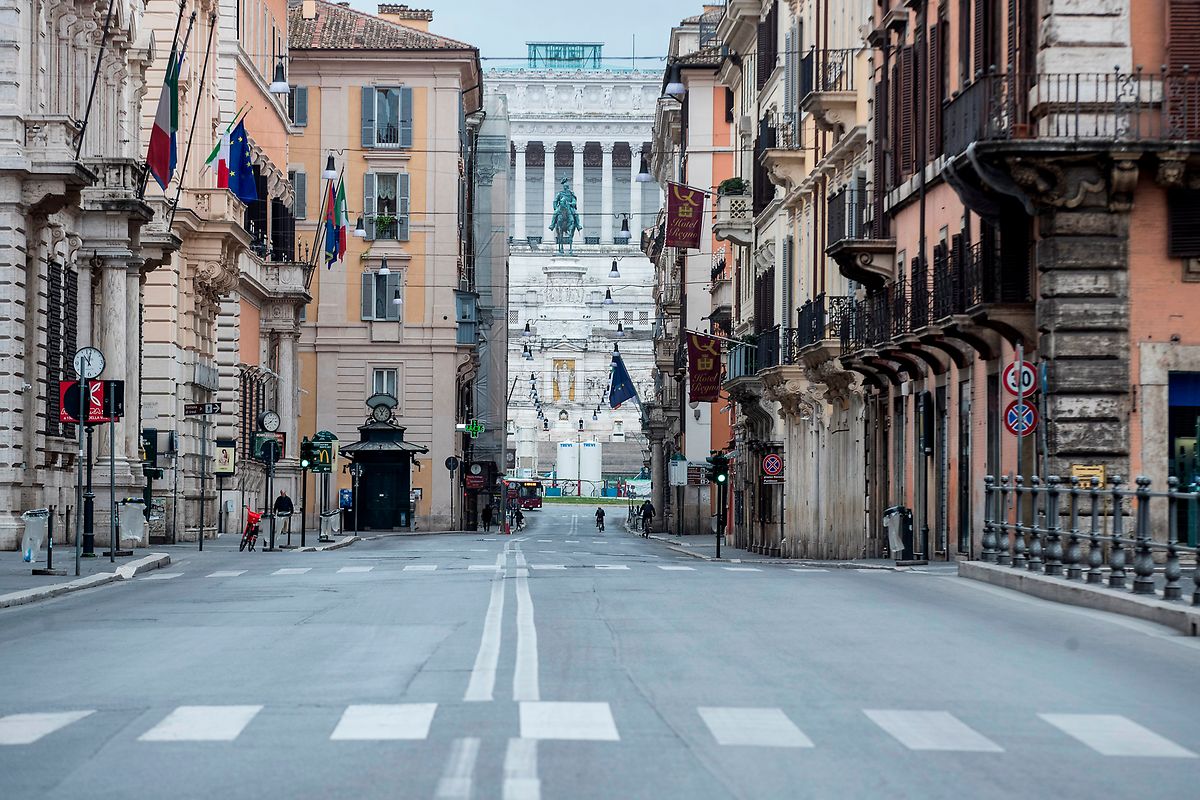 Leere Straßen vor der Piazza Venezia in Rom: Geschäfte sind geschlossen und Menschen aufgefordert, ihre Häuser nicht zu verlassen.