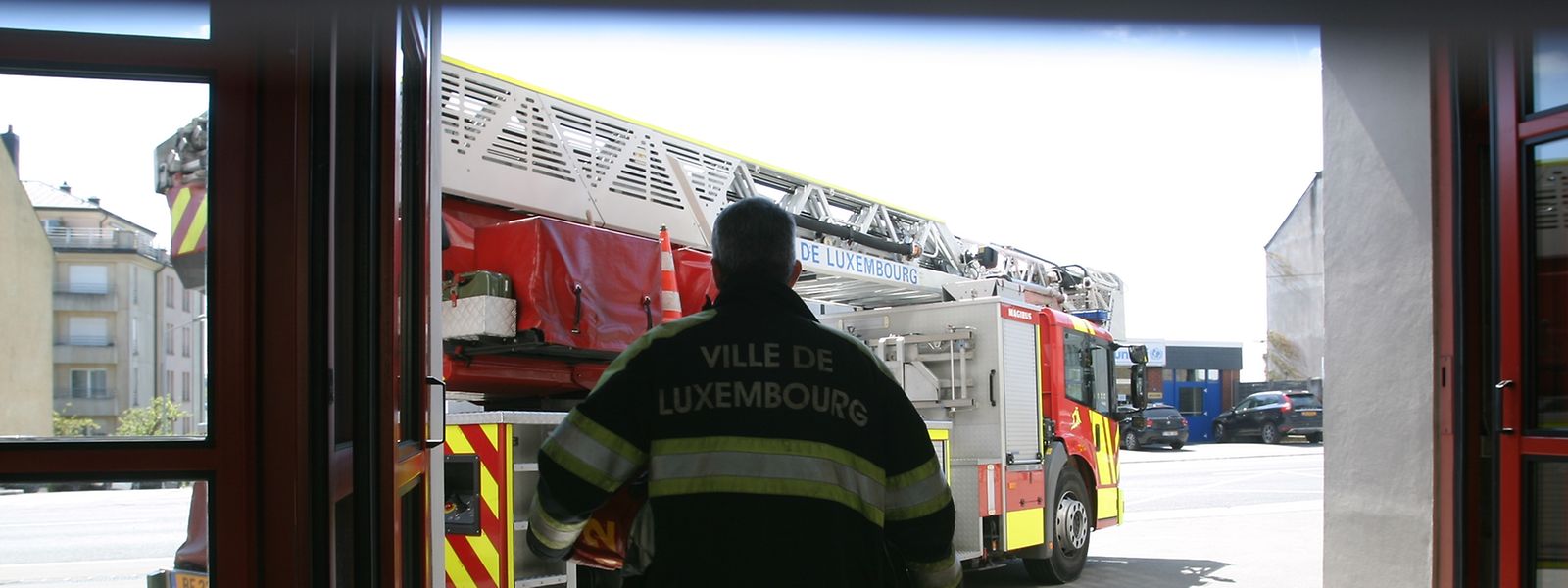  «Il importe de garantir le traitement égal entre pompiers volontaires et professionnels», a expliqué le ministre de l'Intérieur.