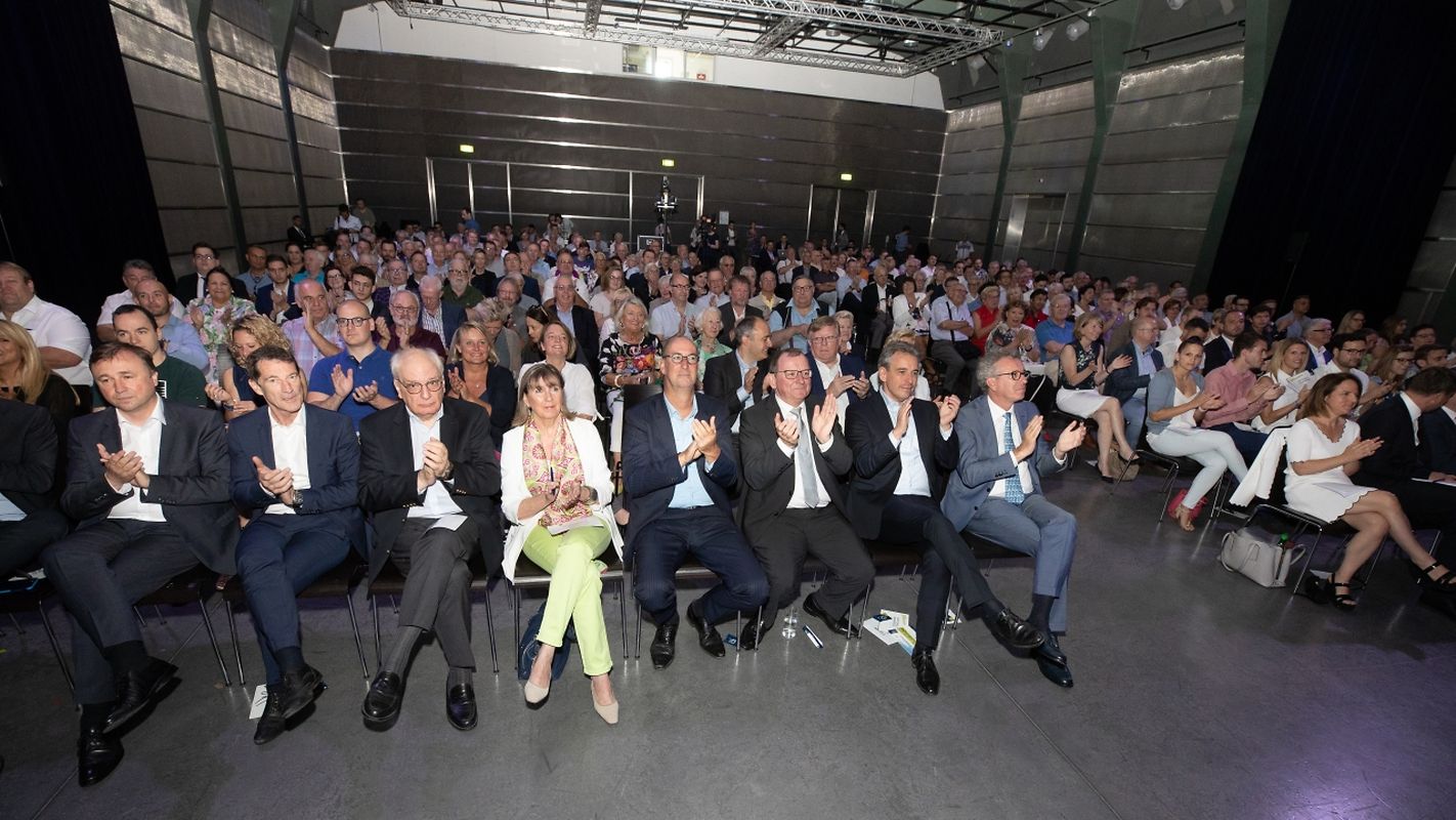 Trotz des schönen Wetters war der DP-Kongress zum Wahlprogramm am Sonntag sehr gut besucht. 