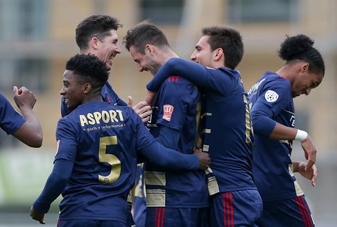 Spitzenteams geben sich keine Blöße