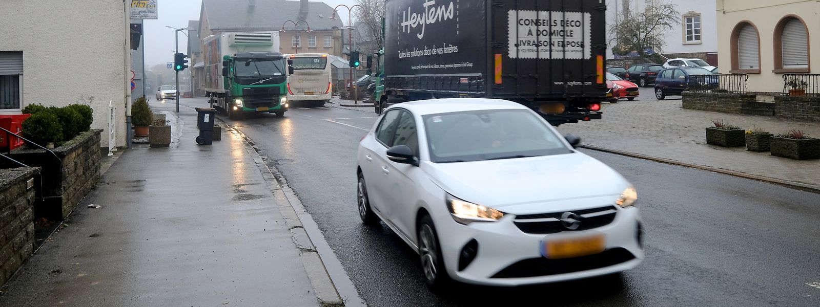 Angesichts des täglichen Verkehrsaufkommens auf der N7, und mit Blick auf die Lebensqualität der Anwohner, führt an einer Ortsumgehung für Hosingen eigentlich kein Weg vorbei.