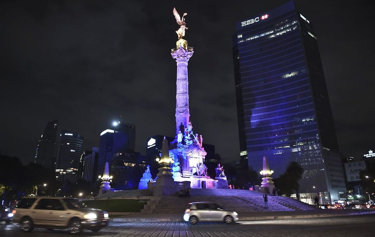Auch der Unabhängigkeitsengel in Mexiko/Stadt wird zum Solidaritätszeichen. 
