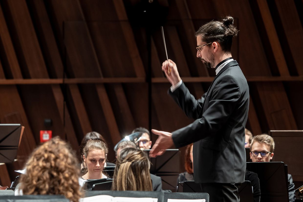 Luxembourg Wind Orchestra - LWO - "Hope" - Luxembourg - Ville - Philharmonie - 12/03/2022 - photo: claude piscitelliLuxembourg Wind Orchestra - LWO - "Hope" - Luxembourg - Ville - Philharmonie - 12/03/2022 - photo: claude piscitelli
Luxembourg Wind Orchestra
Philippe Noesen direction
Zala Kravos piano
Maurice Clement orgue
