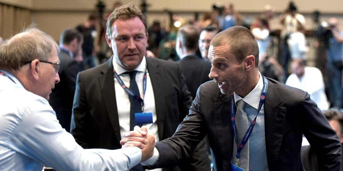  Le Slovène Aleksander Ceferin, 48 ans, a été élu président de l'UEFA mercredi à Athènes pour une durée de deux ans et demi, temps du mandat qui restait à Michel Platini, suspendu par la justice interne de la FIFA. 