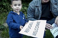 8.9. Weilerbach / Centre Heliar / Ankunft syrische Flüchtlinge aus Deutschland / Begrüssung durch Corinne Cahen , Sympathiebekundungen am Eingang Foto:Guy Jallay