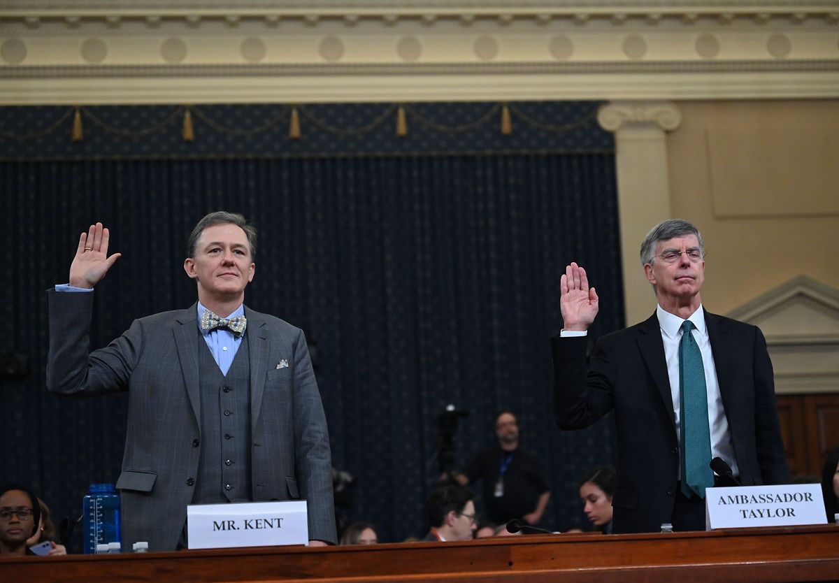 US-Diplomat George Kent (links) und US-Botschafter der Ukraine Bill Taylor (rechts) vor dem Kongressausschuss am Mittwoch.