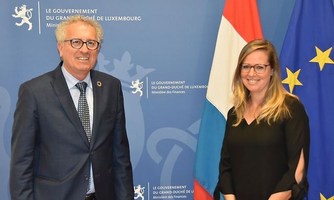 Maureen Wiwinius, president of the CAA, with Finance Minister Pierre Gramegna following her nomination on Thursday