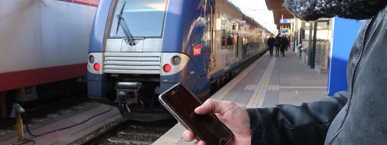 Les frontaliers vont pouvoir suivre l'info en direct sur Twitter grâce, cette fois-ci, à la SNCF.