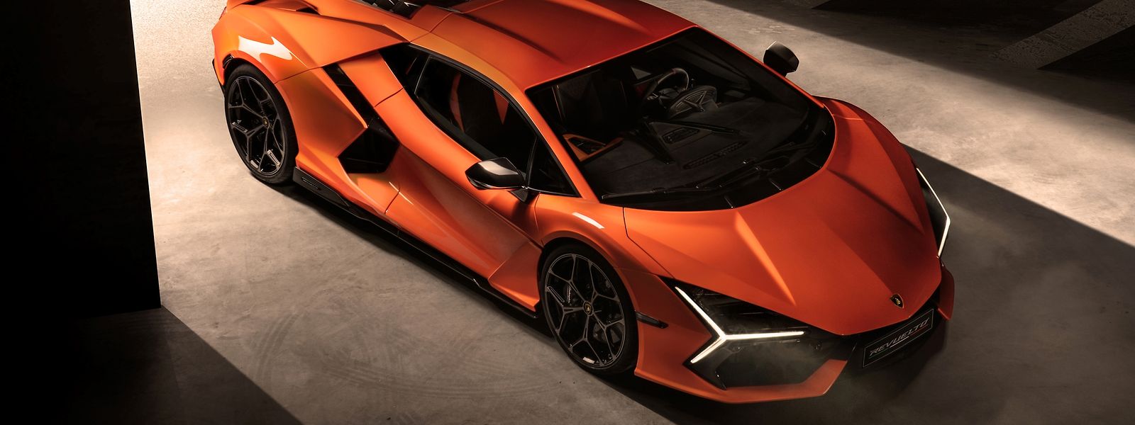 Fahrmaschine mit fantastischen Leistungen: Der Lamborghini Revuelto soll in 2,5 Sekunden von null auf 100 schießen und bis zu 350 km/h schnell werden.