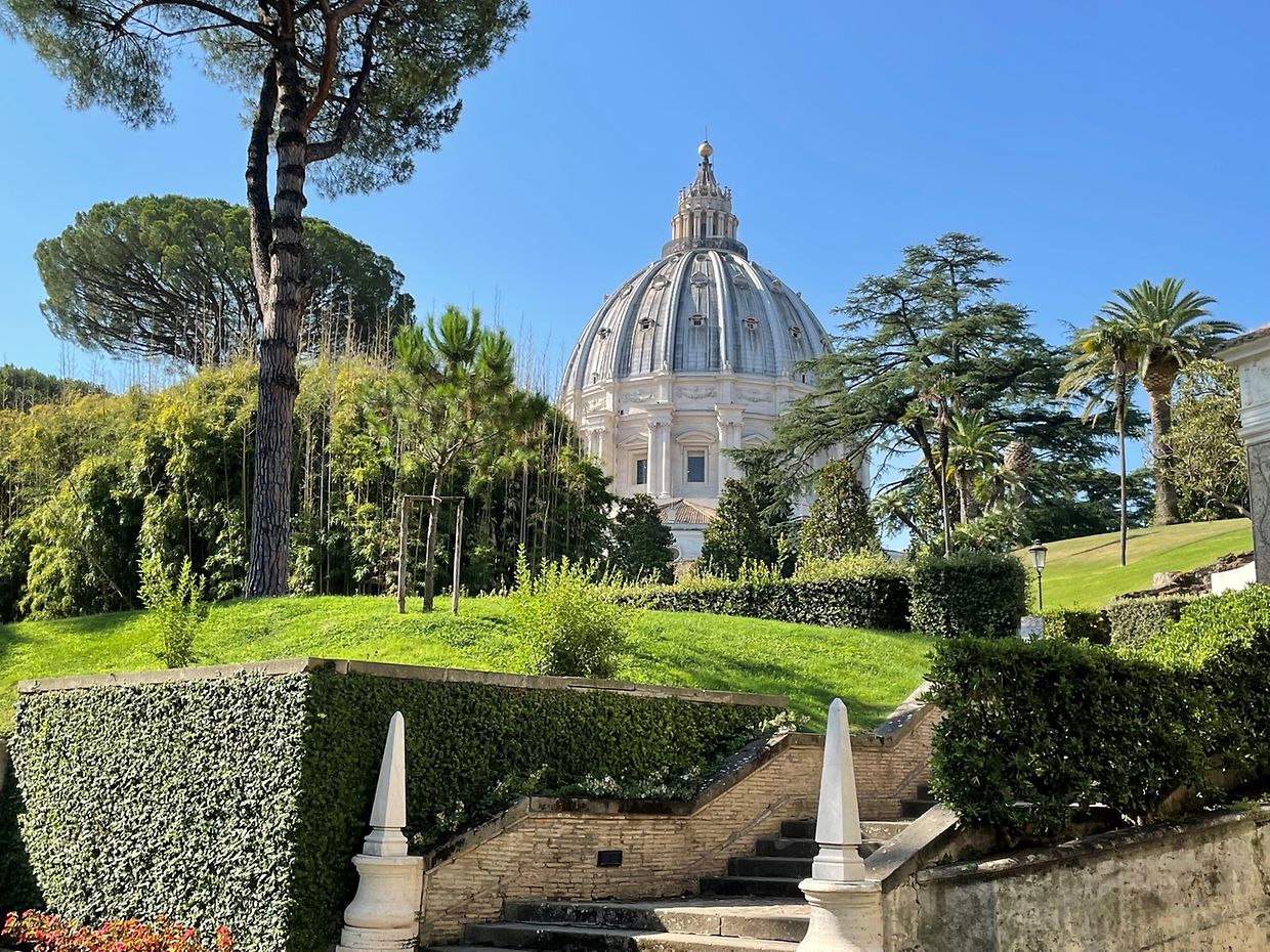 Die Vatikanischen Gärten gelten als grüner Hügel der Stille.
