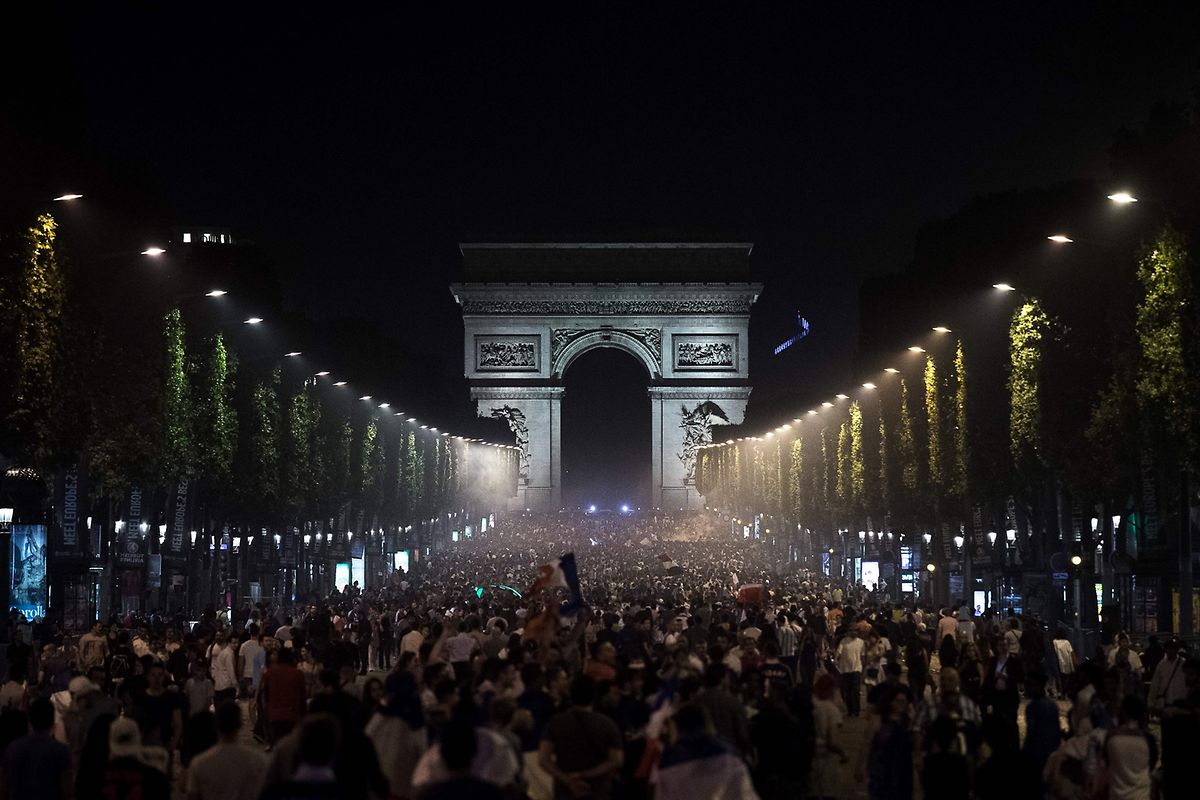 Etwa 92 000 französische Fans feierten gemeinsam in Paris