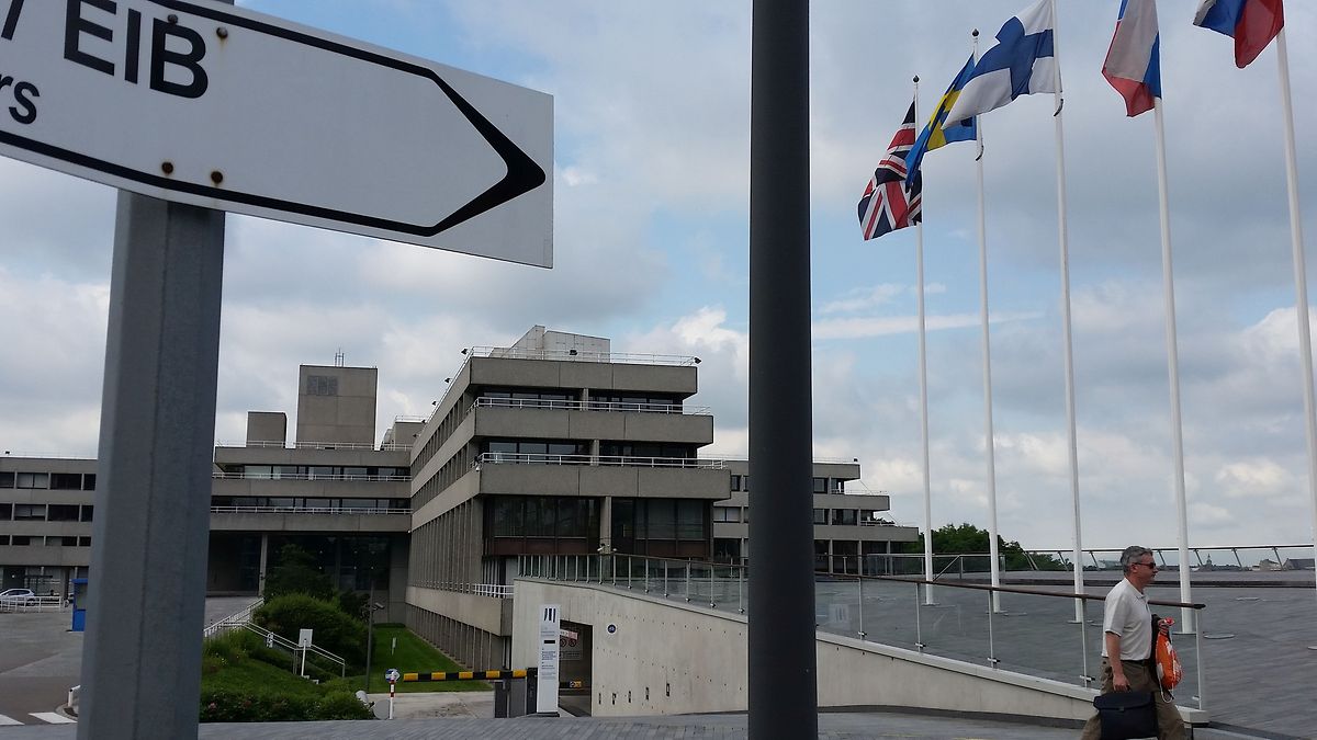 L'Union Jack sur le parvis de la BEI à Luxembourg-Kirchberg.