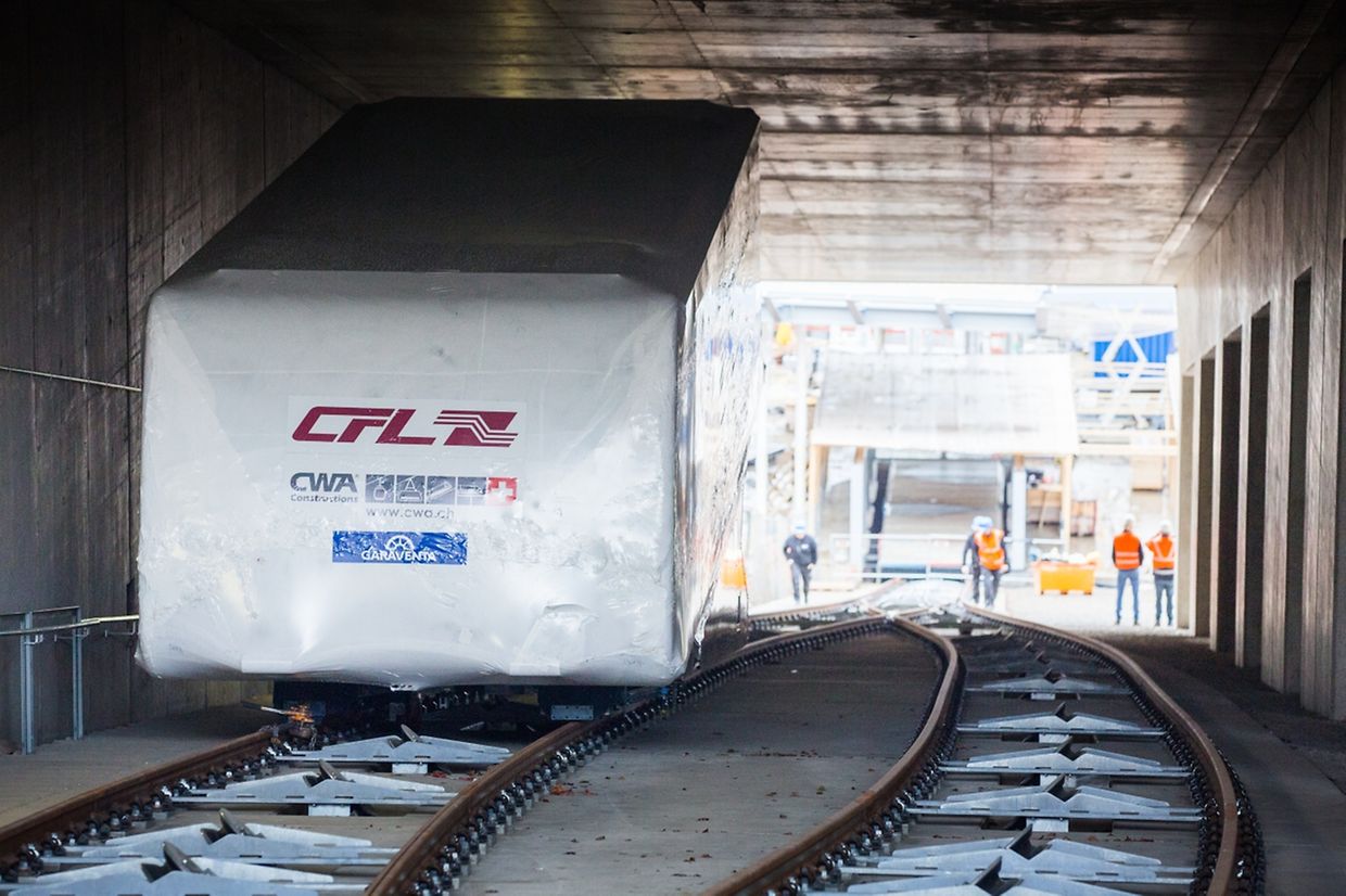 Dans une cabine il y a de la place pour 168 passagers.