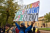 Un cinquantaine de militants sont venus afficher leur soutien aux prévenus, devant le tribunal de Metz.