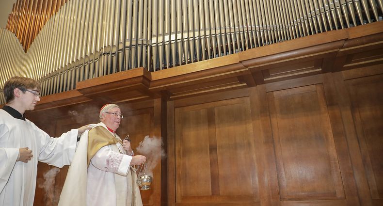 Feierliche Einweihung der restaurierten Orgel in der Kathedrale im Beisein von Erzbischof Hollerich und Grand-Duc Henri.
