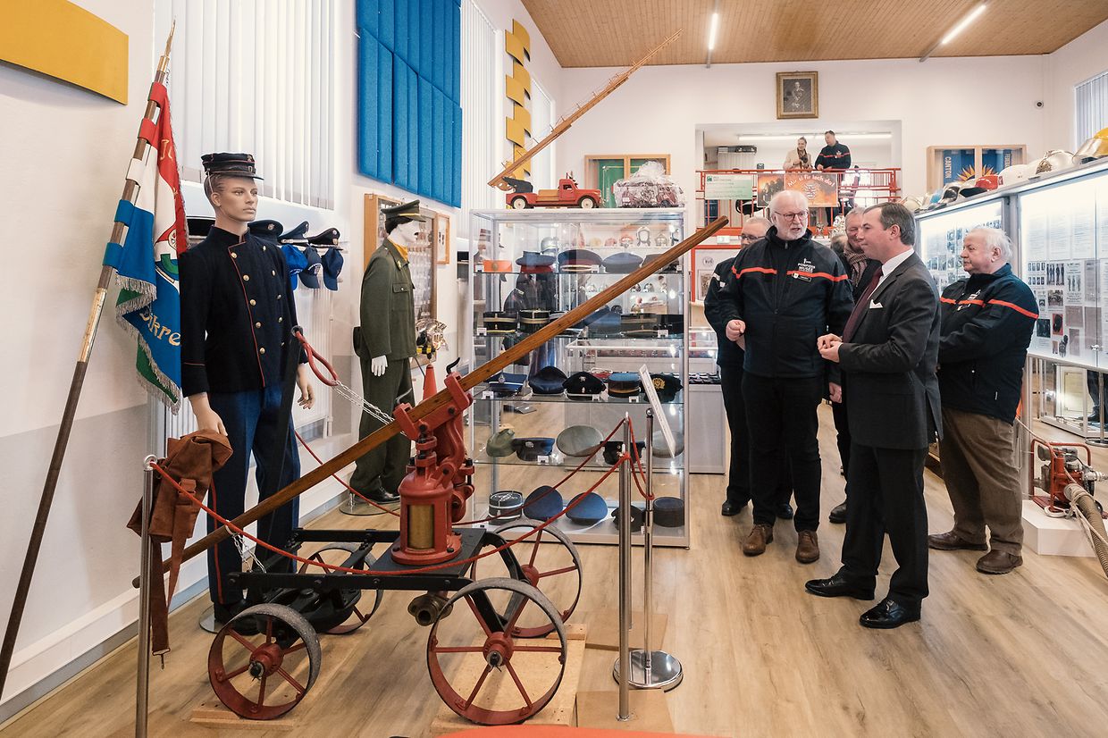 Visite de S.A.R. le Grand-Duc Héritier Guillaume au Pompjeesmusée an der Géitz  Patrick Juncker (Präsident Musee)07.02.2023Wiltz, Rue GeetzPhoto: Commune de Wiltz / Ben Majerus