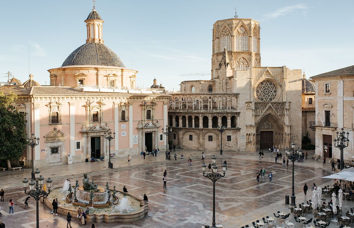 Historisches Ensemble: Am Plaza de la Virgen sollen die Römer vor rund 2.000 Jahren Valencia gegründet haben. 