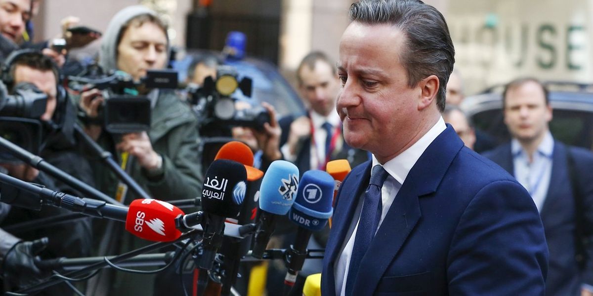 David Cameron a tweeté vendredi vers 17h30 que les négociations allaient se poursuivre encore dans la soirée