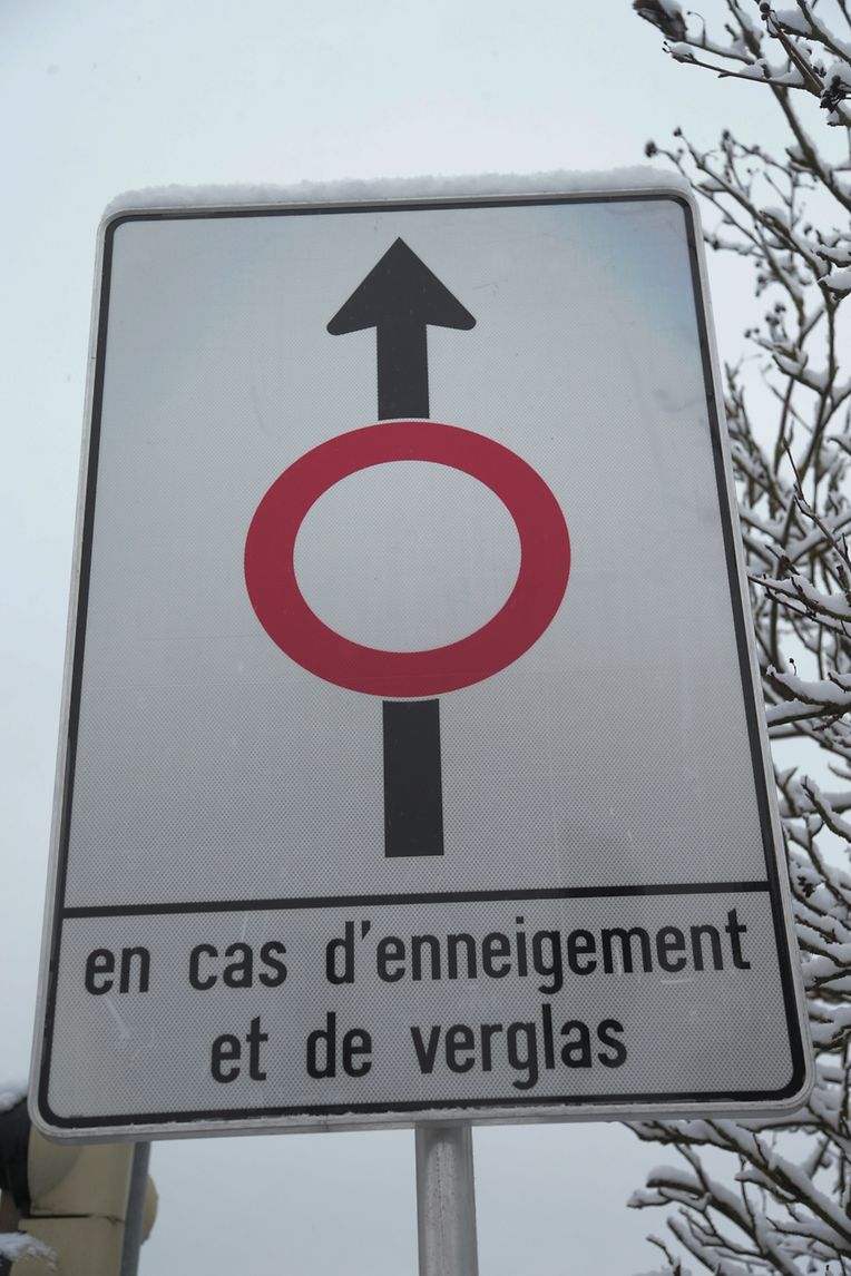 Lokales, Luxemburg, Bärelerbierg/Biergerkraïtz, keine weitere Probleme im Verkehr ,Winter, Schnee, Glätte, Glatteis, Kälte, Illustration, Schneefotos, musée,    photo Anouk Antony