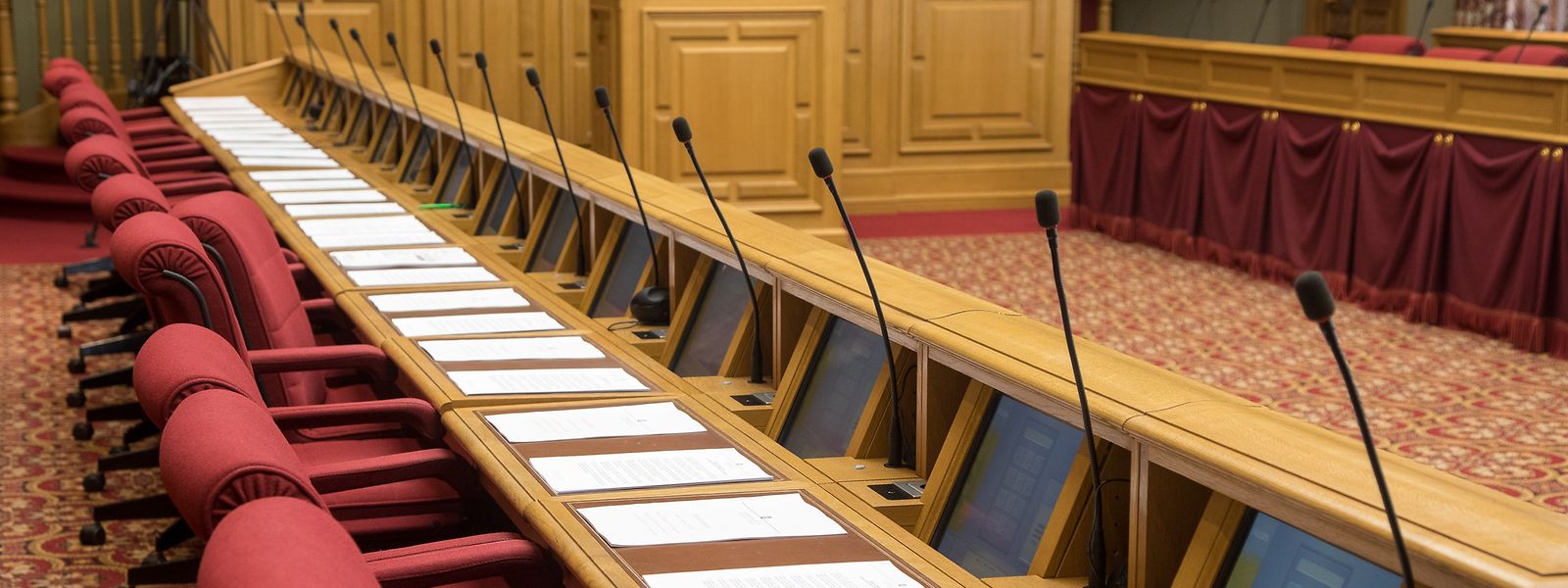 Parlament ohne Kontrollmacht