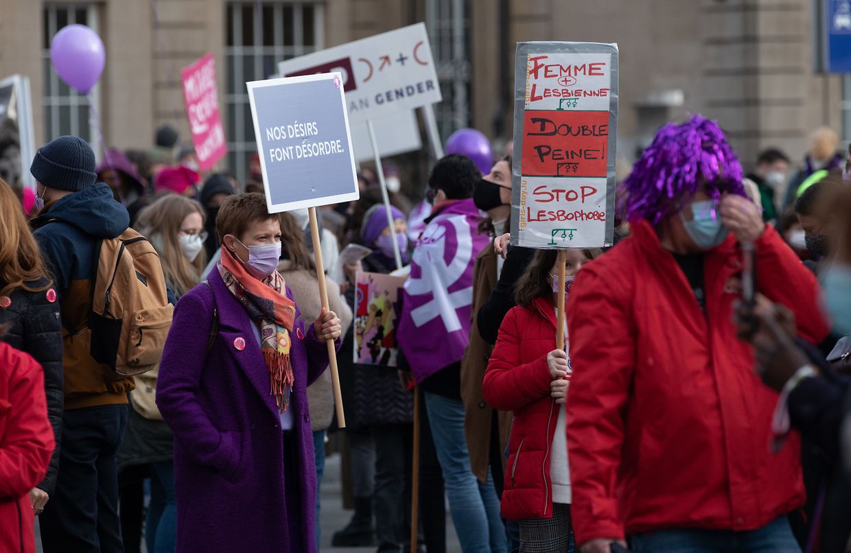 Trotz Pandemie waren auch am 8. März 2021 die Straßen der Hauptstadt wieder gefüllt. Das Tragen einer Maske war dieses Jahr allerdings Pflicht.