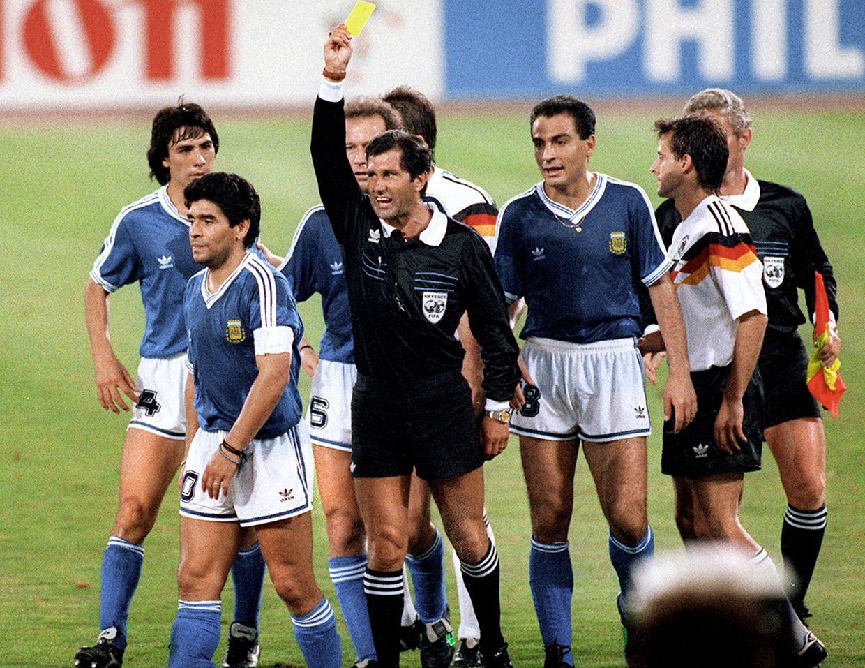 Génio e rebelde, dentro e fora dos relvados, Maradona não deixou ninguém indiferente. Estas são algumas das imagens que mostram as várias facetas do astro argentino