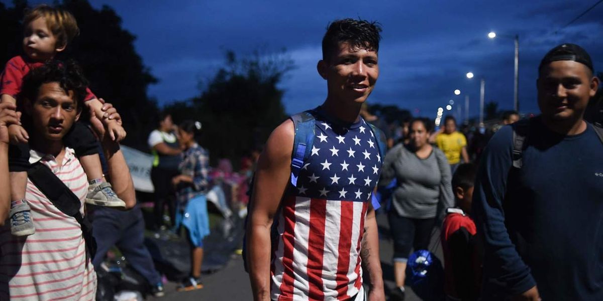 Ein Einwanderer aus Honduras. In welches Land er möchte, gibt er klar zu erkennen.