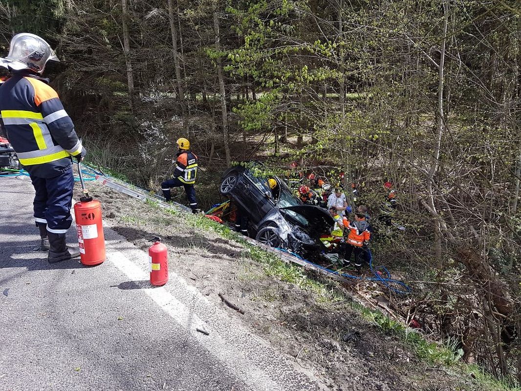 Drei Fahrzeuge waren insgesamt in den Unfall verwickelt. 