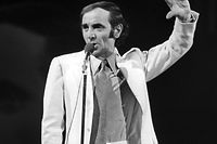 ARCHIV - 04.04.2017, --: Der französische Sänger und Schauspieler Charles Aznavour als Stargast während einer Probe der WDR-Unterhaltungssendung "Varietee-Zauber", die am 07.02.1970 ausgestrahlt worden ist. Er ist im Alter von 94 Jahren gestorben. Foto: Horst Ossinger/dpa +++ dpa-Bildfunk +++