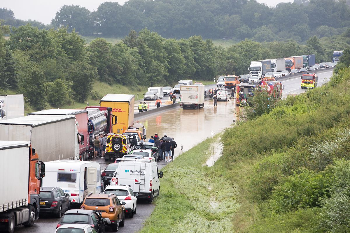 Inondations: chaos sur l'A3 lundi en fin d'après-midi