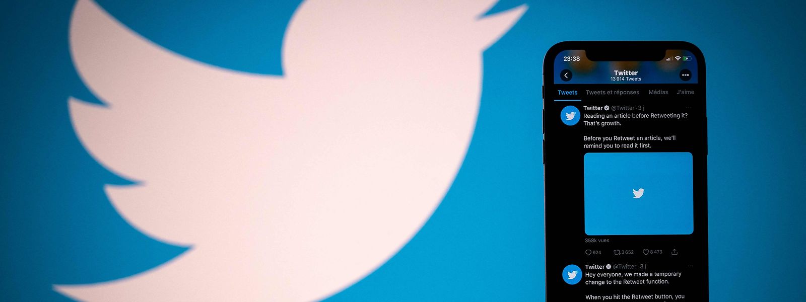 Anfang dieser Woche wurde in einer NFT-Auktion der erste Tweet, der je über Twitter abgesetzt wurde, für 2,9 Millionen US-Dollar versteigert. Die Blockchain-Technologie stellt dabei die Authentizität des digitalen Vermögenswerts sicher. 