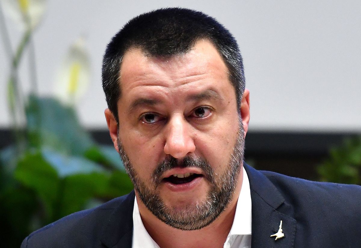 Der rechtspopulistische Innenminister Matteo Salvini versucht durch seine kompromisslose Haltung gegenüber Flüchtlingen am rechten Rand zu punkten.