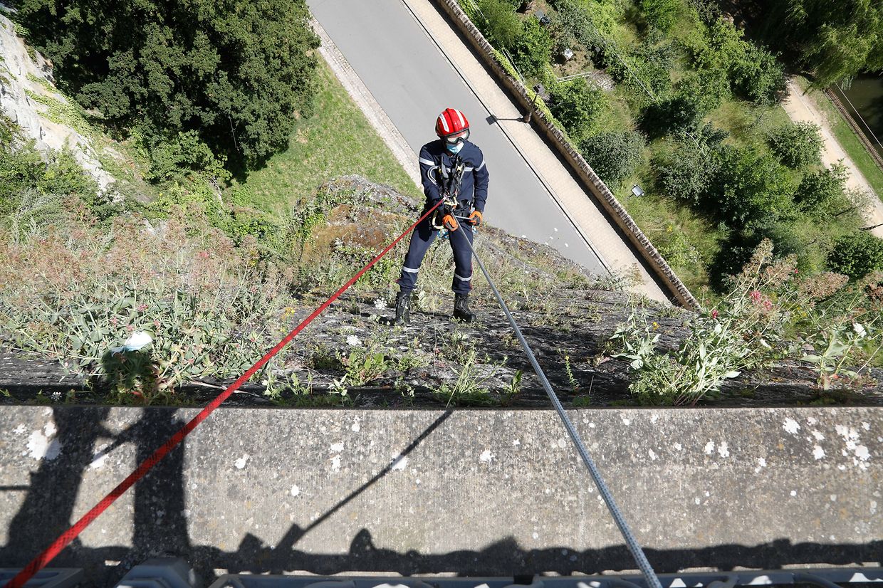 Lokales, Bockfiels, Bockfelsen, Examen, Prüfung, junge Feuerwehrleute lernen über Materialkentnis, Vorstieg und Absichern, Absturtzssicherung Foto: Anouk Antony/Luxemburger Wort