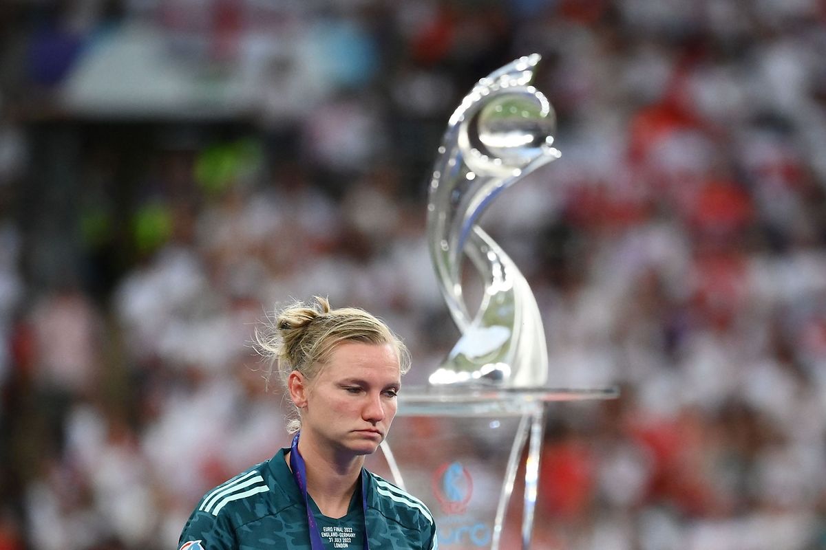 La capitaine allemande Alexandra Popp, blessée, n'a pas disputé la finale à Wembley.