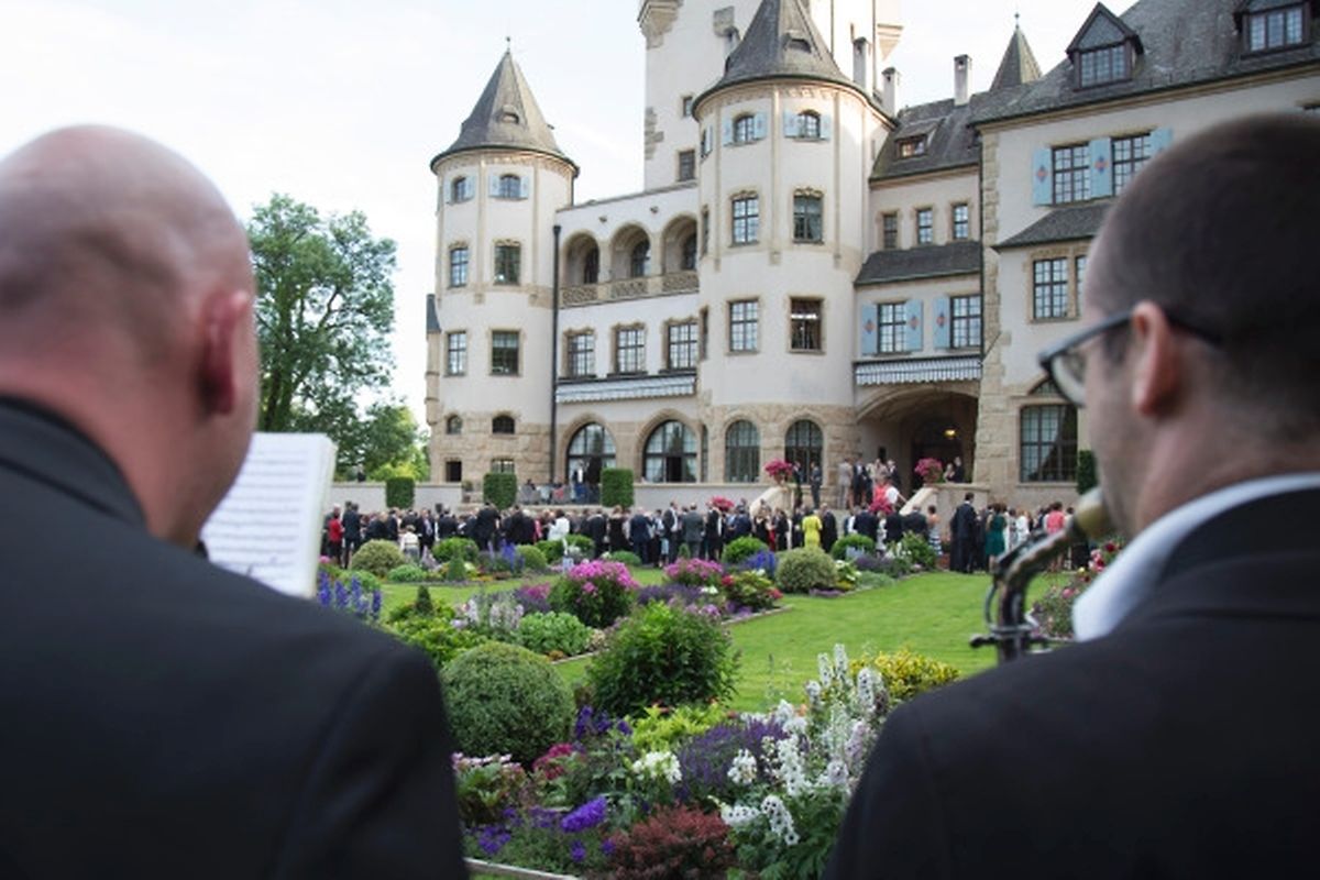 Garden Party der großherzoglichen Familie auf Schloss Berg.