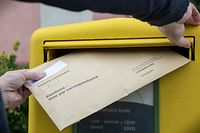 Se estiver em Portugal no dia das eleições comunais do Luxemburgo, deve exercer o seu direito de voto por correspondência.