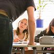 In Luxemburg gehen Grundschüler pro Jahr 924 Stunden zur Schule.
