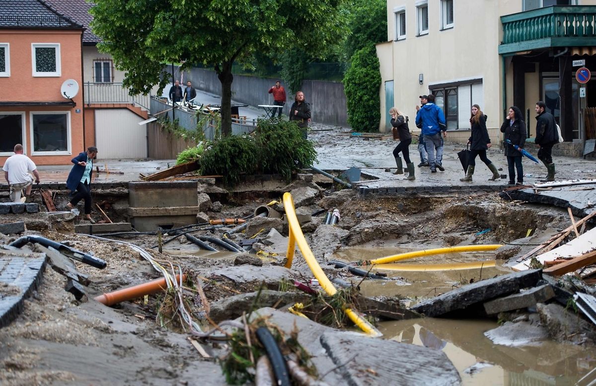 Berschwemmungen In Frankreich Und Deutschland Unwetter Bringen Chaos