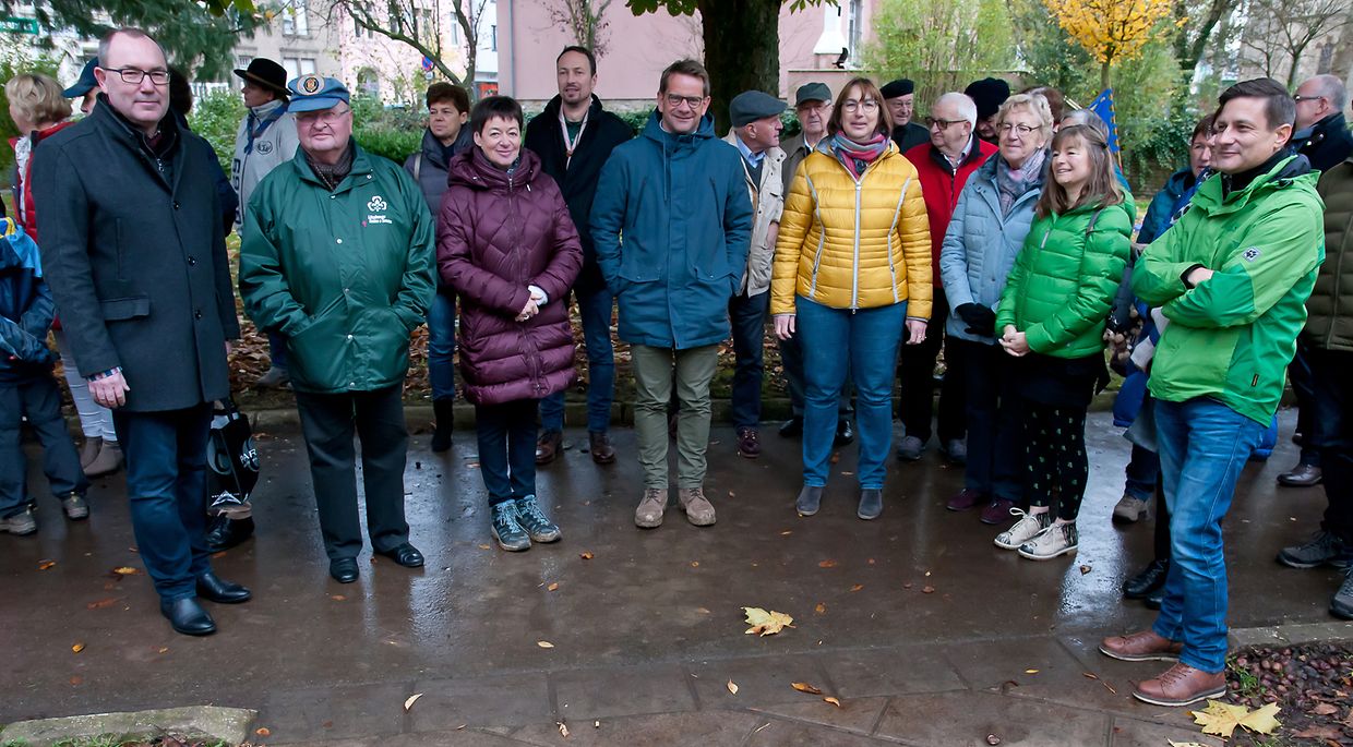 100 Joer Beetebuerger Guiden a Scouten: Das Pflanzen von Bäumen im Parc Grande-Duchesse Charlotte in Bettemburg. (Foto: Alain Piron)