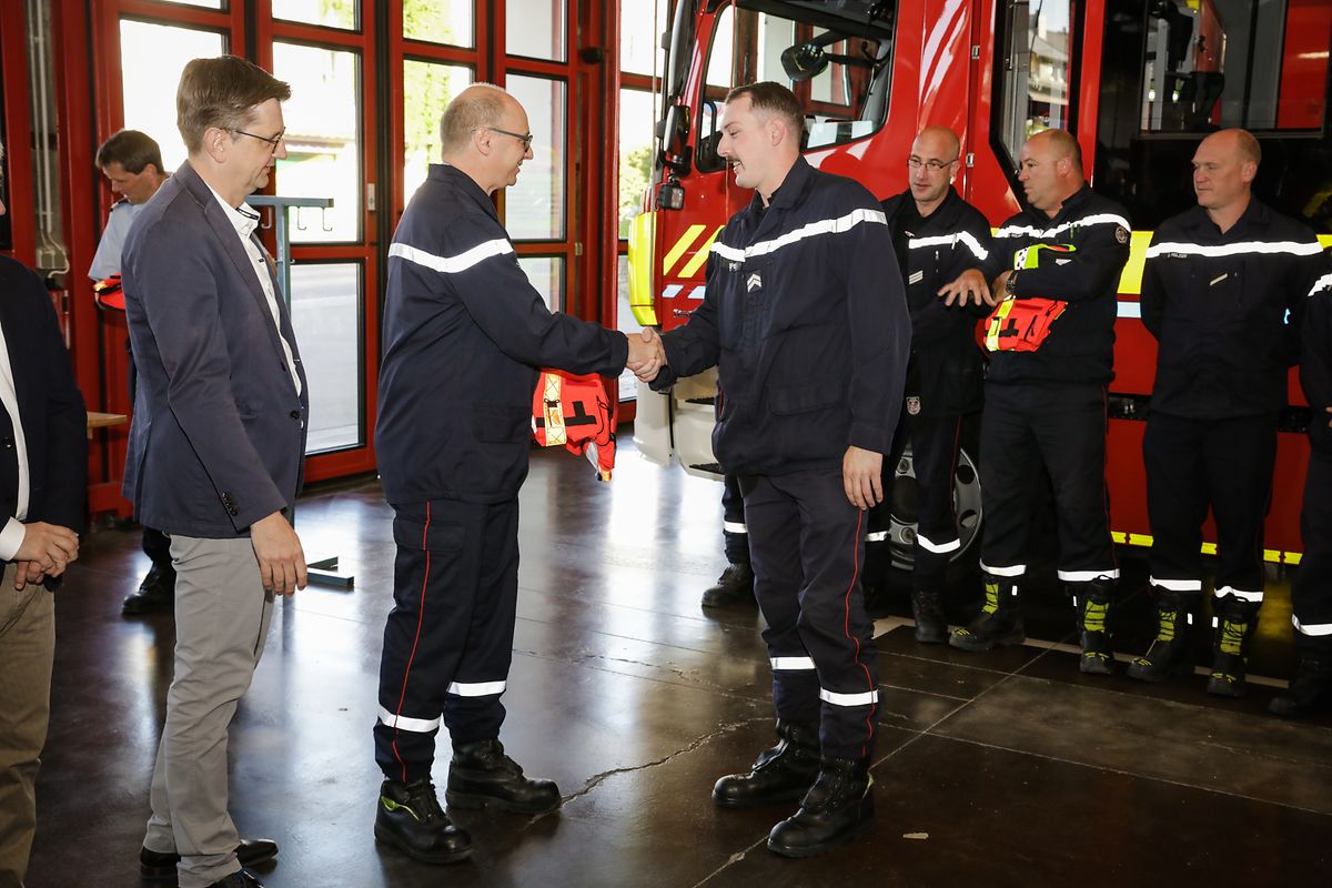 Die Zusammenarbeit von freiwilliger Feuerwehr und Protection civile hat begonnen. Eindrücke vom ersten Arbeitstag.