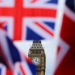 Secretário de Estado britânico demite-se em pleno Parlamento
