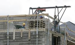 Seit Jahren zeichnen sich die politischen Beschlüsse im Wohnungsbau durch Halbherzigkeit und Schwerfälligkeit aus.