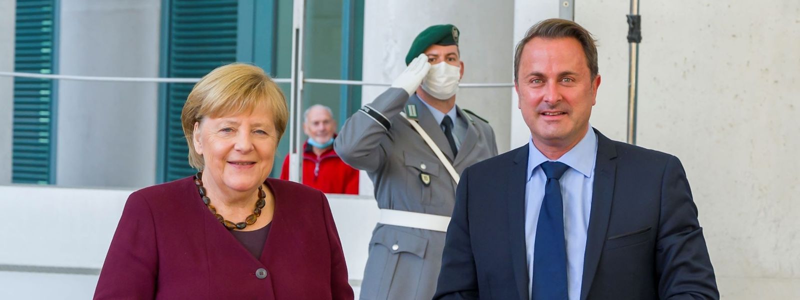 Angela Merkel a reçu la grand-croix de l’ordre de Mérite du Grand-Duché de Luxembourg à l'occasion de ce rendez-vous matinal.