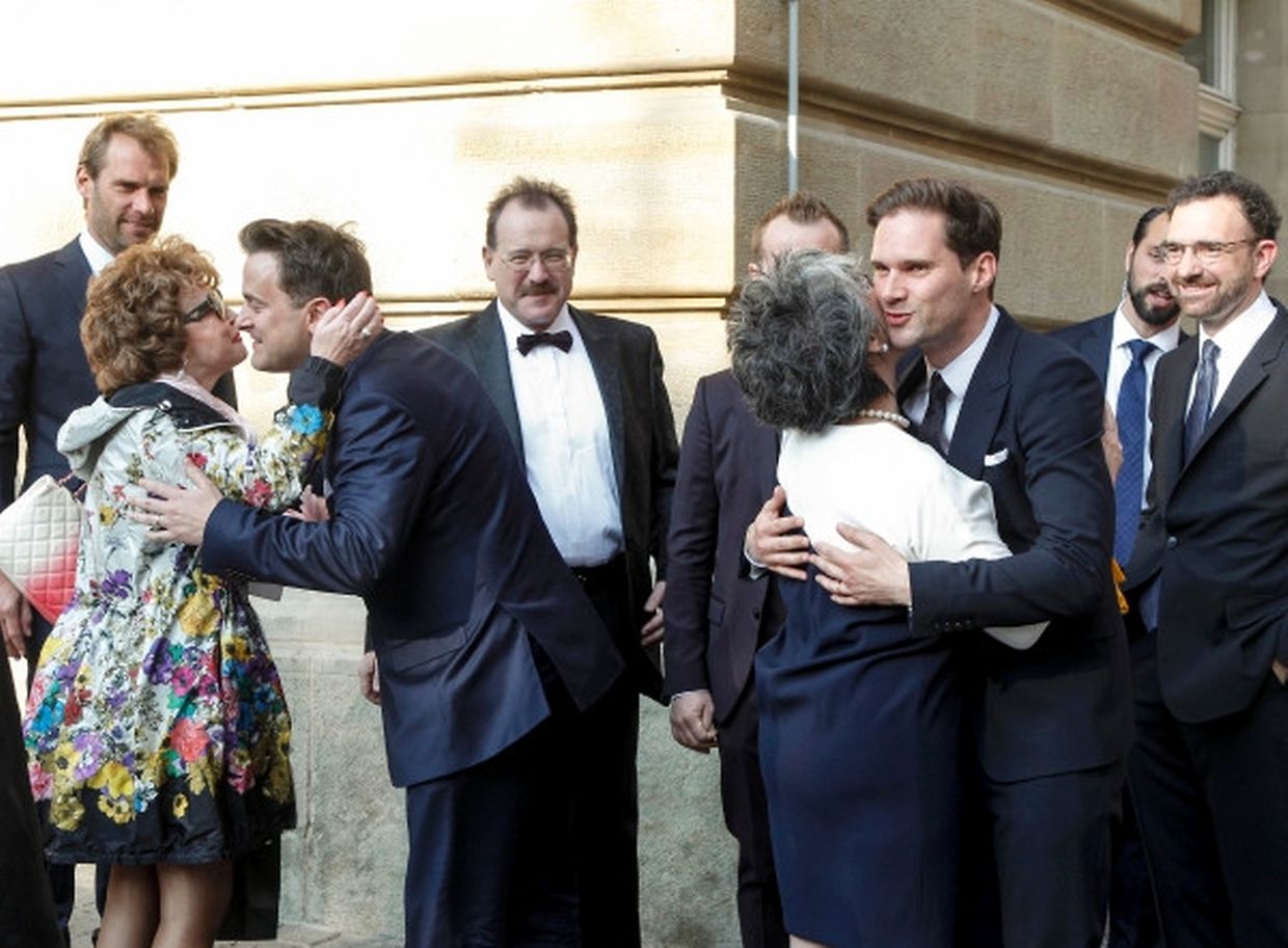премьер министр нидерландов с женой