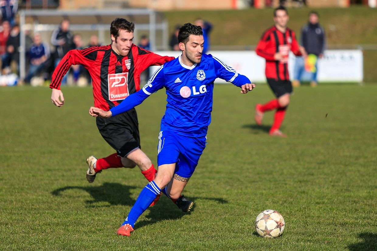 Roberto Coquerel (Boevange) poursuivi par David Turmes (Koerich/Septfontaines)
