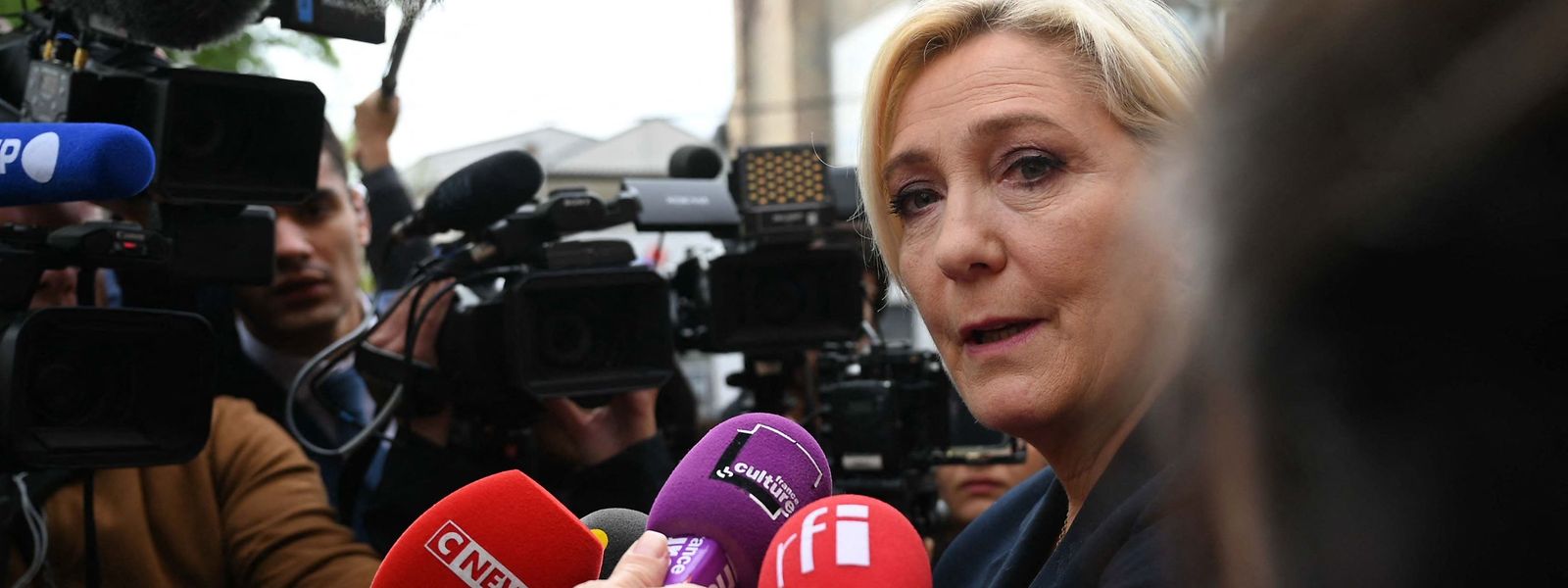 Réélue haut la main dans le Pas-de-Calais, Marine Le Pen pourrait disposer de 80 à 95 députés, soit dix à quinze fois plus d'élus qu'actuellement. 