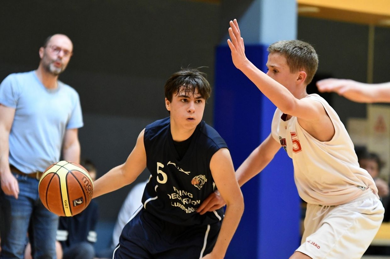 Scolaires: Musel Pikes - Contern 62-70 - Stojan Butigan (Pikes) et Louis Reding.