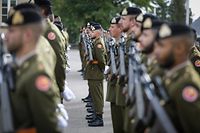 Dévoilement d’une plaque commémorative en mémoire des personnels de l’armée décédés dans l’exécution du service  - Foto: Pierre Matgé/Luxemburger Wort